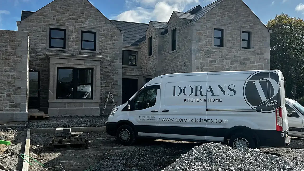 dorans-kitchen-fitter-van-at-project-site